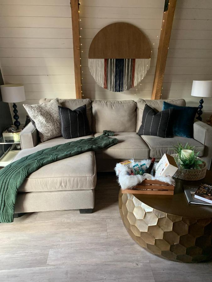 Maison Solange-Red Barn Farmhouse Style- Moonridge Big Bear City Extérieur photo